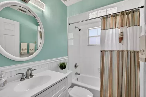 Bath - 639 Aleida Dr, Saint Augustine, FL 32086 photo 4 of 4
