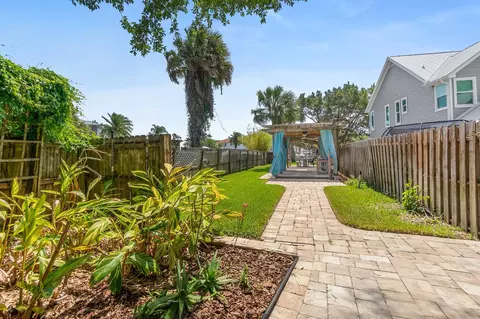 Exterior - 107 Dolphin Dr, Saint Augustine, FL 32080 photo 9 of 16
