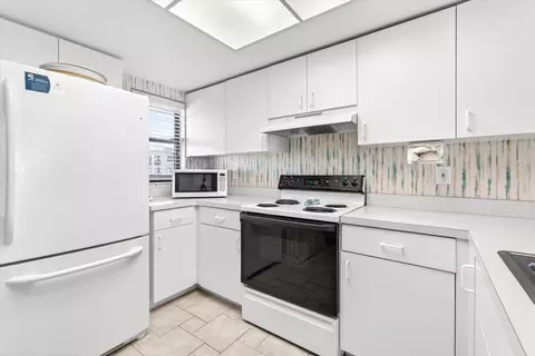 Kitchen - 4250 S A1a L 25 #L 25, Saint Augustine, FL 32080 photo 2 of 3