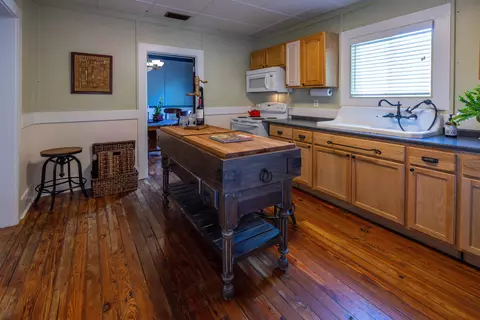 Kitchen - 86 Masters Dr, Saint Augustine, FL 32084 photo 2 of 7