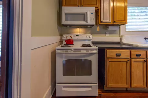 Kitchen - 86 Masters Dr, Saint Augustine, FL 32084 photo 6 of 7
