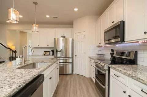 Kitchen - 375 La Mancha Dr, Saint Augustine, FL 32086 photo 6 of 7