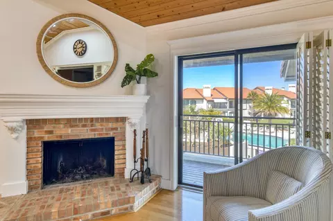 Living - 3222 Harbor Dr, Saint Augustine, FL 32084 photo 3 of 4
