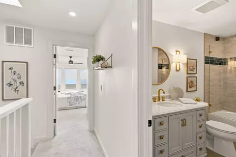 Entry Way - 2 10th St #4, Saint Augustine, FL 32080 photo 2 of 2