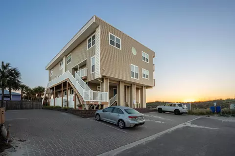 Exterior - 2 10th St #4, Saint Augustine, FL 32080 photo 5 of 6