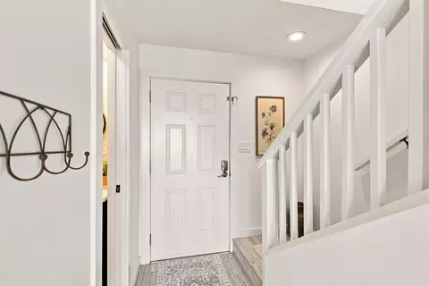 Entry Way - 2 10th St #4, Saint Augustine, FL 32080 photo 1 of 2