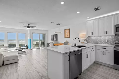 2 10th St #4, Saint Augustine, FL 32080