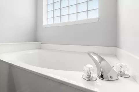 Bath - 1109 Royal Troon Ln, Saint Augustine, FL 32086 photo 3 of 4