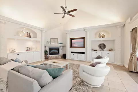 Living - 505 Turnberry Ln, Saint Augustine, FL 32080 photo 8 of 11