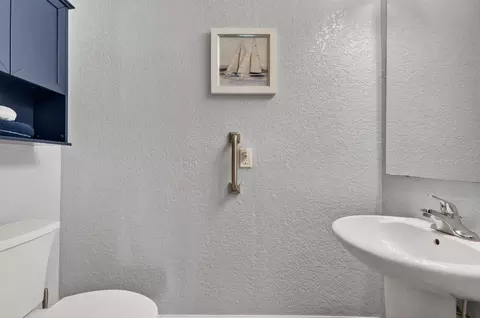 Bath - 621 Shores Blvd, Saint Augustine, FL 32086 photo 5 of 5