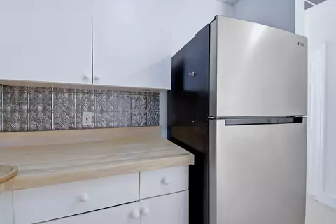 Kitchen - 19 Lockhart Ln, Saint Augustine, FL 32080 photo 2 of 2
