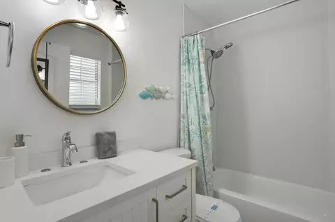 Bath - 237 Riberia St, Saint Augustine, FL 32084 photo 3 of 3