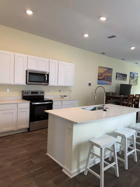 Kitchen - 203 Chesterwood, Saint Augustine, FL 32084 photo 2 of 3