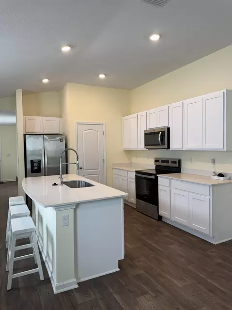 Kitchen - 203 Chesterwood, Saint Augustine, FL 32084 photo 3 of 3