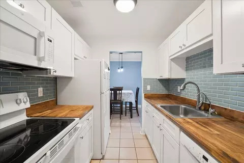 Kitchen - 1035 Dorado Dr, Saint Augustine, FL 32086 photo 1 of 3