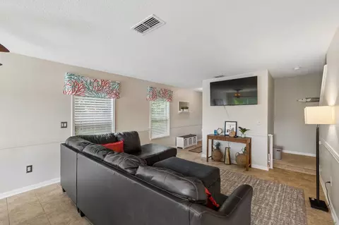 Living - 58 Islander Cir, Saint Augustine, FL 32080 photo 3 of 4
