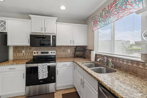 Kitchen - 58 Islander Cir, Saint Augustine, FL 32080 photo 1 of 3