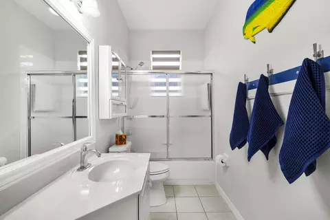 Bath - 972 Ridgewood Ln, Saint Augustine, FL 32086 photo 3 of 3