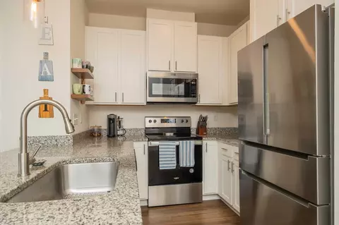 Kitchen - 86 Silver Fern Dr, Saint Augustine, FL 32086 photo 5 of 7