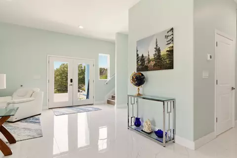 Entry Way - 5900 Costanero Rd, Saint Augustine, FL 32080 photo 2 of 5