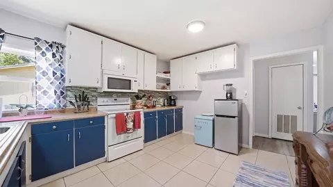 Kitchen - 26 Avery St, Saint Augustine, FL 32084 photo 1 of 2