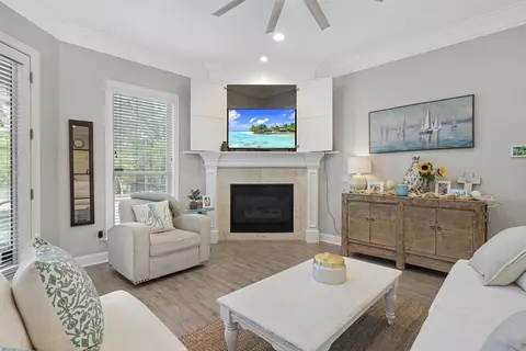 Living - 220 Fiddlers Point Dr, Saint Augustine, FL 32080 photo 2 of 2