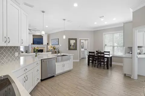 Kitchen - 220 Fiddlers Point Dr, Saint Augustine, FL 32080 photo 2 of 3