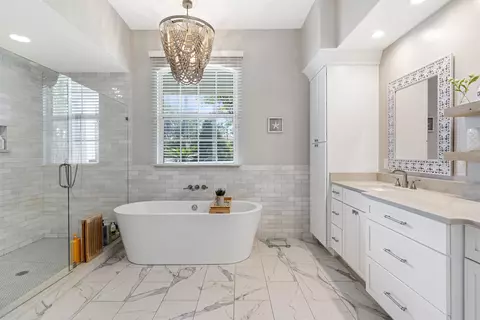 Bath - 220 Fiddlers Point Dr, Saint Augustine, FL 32080 photo 1 of 6