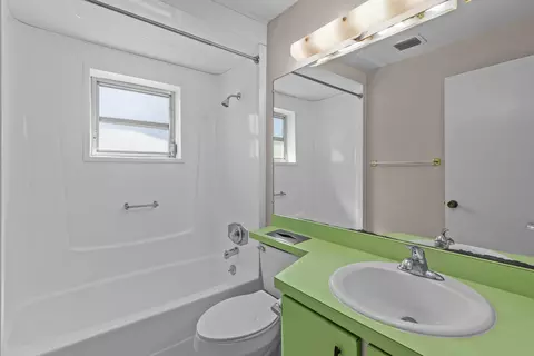 Bath - 944 Orca Cir, Saint Augustine, FL 32086 photo 1 of 4