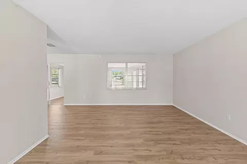 Living - 944 Orca Cir, Saint Augustine, FL 32086 photo 1 of 7