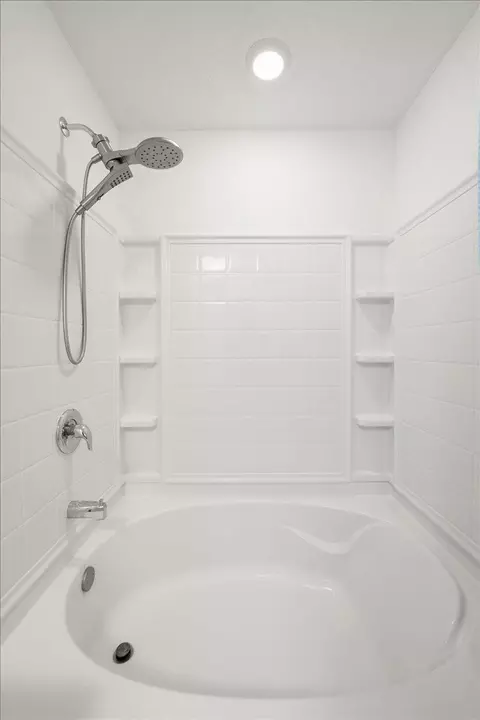 Bath - 81 Ashbrook St, Saint Augustine, FL 32084 photo 2 of 2