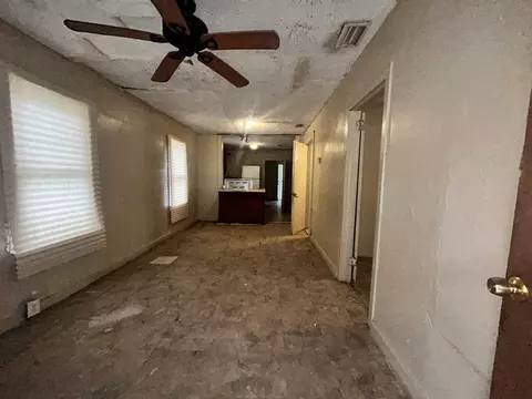 Living - 1663 W 30th St, Jacksonville, FL 32209 photo 3 of 4