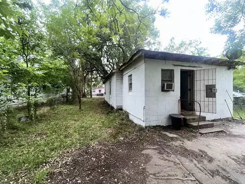 Exterior - 1663 W 30th St, Jacksonville, FL 32209 photo 4 of 6