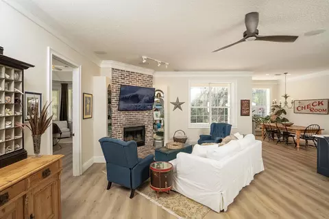 Living - 520 Turnberry Ln, Saint Augustine, FL 32080 photo 2 of 3
