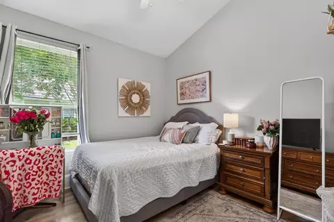 Bedroom - 3152 E Banister Rd, Saint Augustine, FL 32092 photo 2 of 7