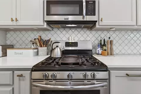 Kitchen - 3152 E Banister Rd, Saint Augustine, FL 32092 photo 11 of 13
