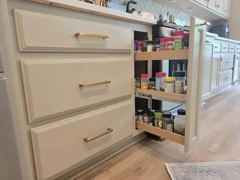 Kitchen - 3152 E Banister Rd, Saint Augustine, FL 32092 photo 10 of 13