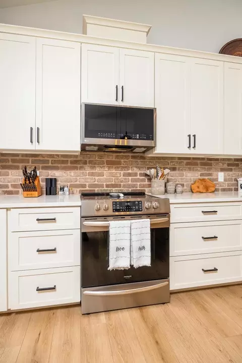 Kitchen - 1851 Isherwood Ter, Saint Augustine, FL 32092 photo 6 of 9