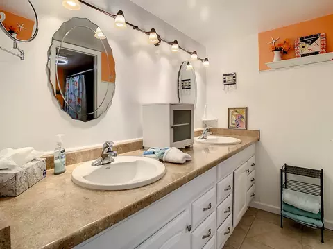 Bath - 2 Dondanville Rd #110, Saint Augustine, FL 32080 photo 1 of 3