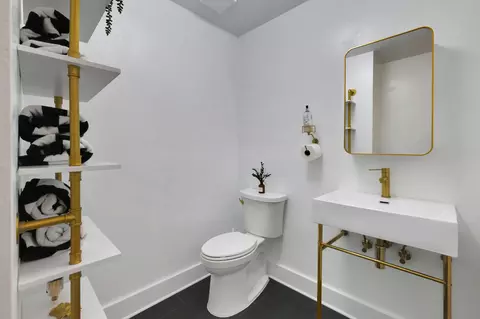 Bath - 39 E Park Ave, Saint Augustine, FL 32084 photo 1 of 6