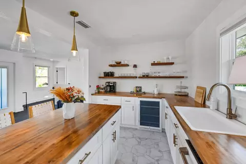 Kitchen - 39 E Park Ave, Saint Augustine, FL 32084 photo 3 of 7