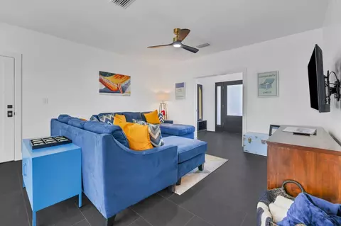 Living - 39 E Park Ave, Saint Augustine, FL 32084 photo 3 of 4