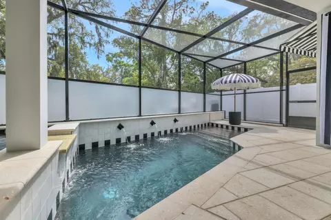 Exterior - 39 E Park Ave, Saint Augustine, FL 32084 photo 10 of 24