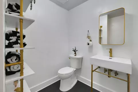 Bath - 39 E Park Ave, Saint Augustine, FL 32084 photo 1 of 6