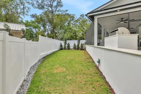 Exterior - 39 E Park Ave, Saint Augustine, FL 32084 photo 19 of 24