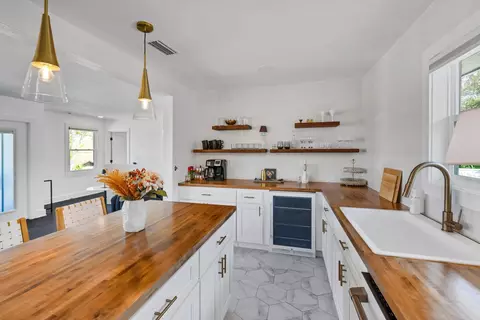 Kitchen - 39 E Park Ave, Saint Augustine, FL 32084 photo 3 of 7