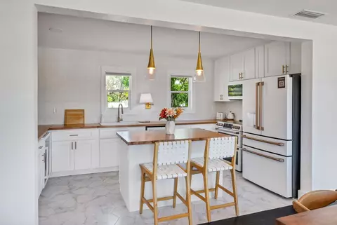 Kitchen - 39 E Park Ave, Saint Augustine, FL 32084 photo 6 of 7