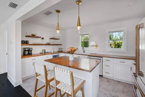 Kitchen - 39 E Park Ave, Saint Augustine, FL 32084 photo 4 of 7