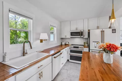 Kitchen - 39 E Park Ave, Saint Augustine, FL 32084 photo 1 of 7