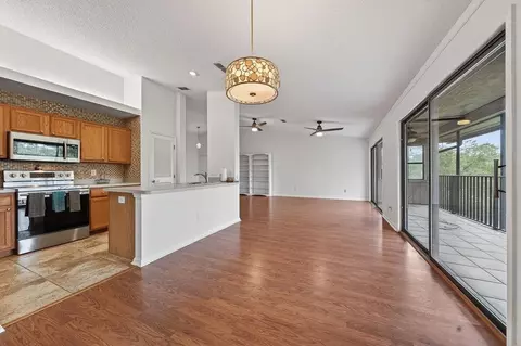 Living - 18 Talavera Ct #18, Saint Augustine, FL 32086 photo 2 of 7
